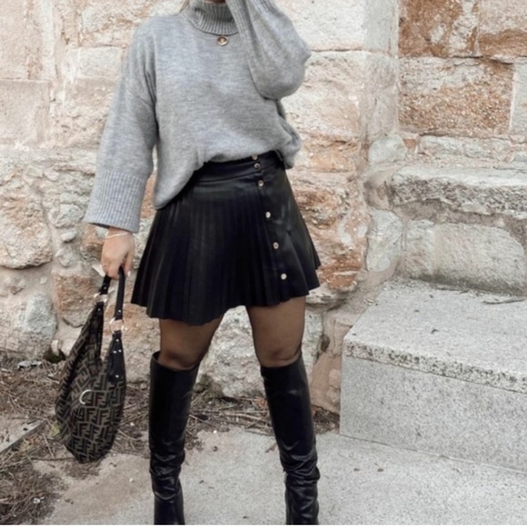 Zara leather Pleated Skirt - Picture 2 of 6